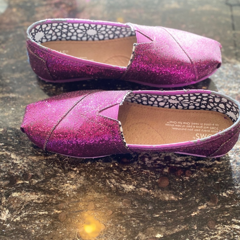 TOMS purple/magenta sparkle shoes size 7!